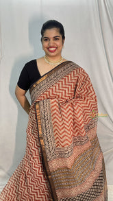 Vriksham  White and Red Zigzag Print Kota Cotton Saree-VS4452